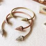Retro Punk Style Arrows Sh..