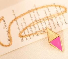 Fashion Retro Style Stereoscopic Triangle Necklace