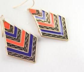 Pair of Vintage Stripes Rhombus Pendant Earrings
